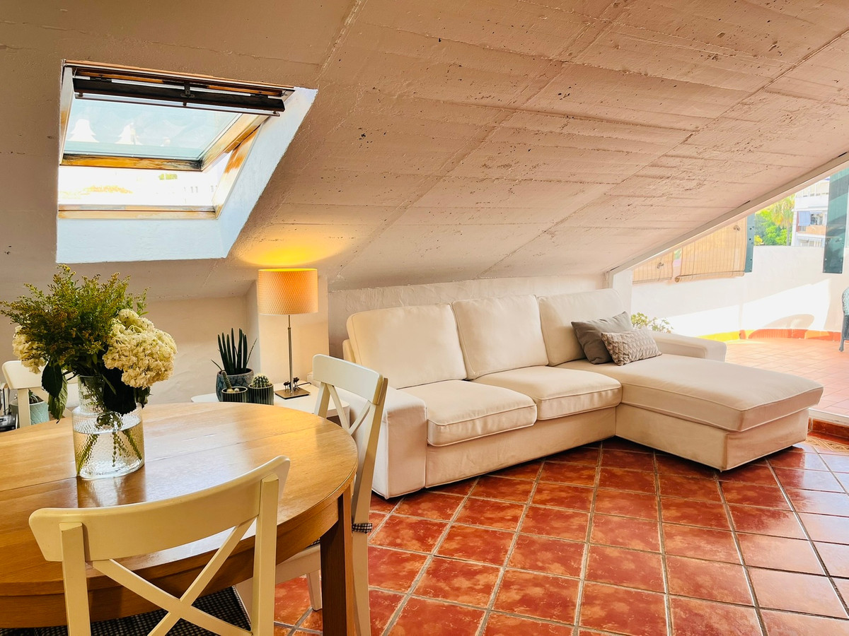 7b083aaf80e04e507a8eea9dc5172f6f - 14