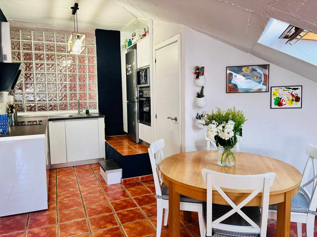 7b083aaf80e04e507a8eea9dc5172f6f - 15