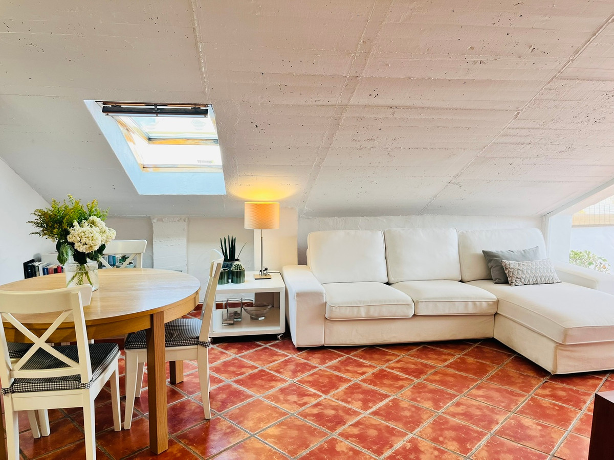 7b083aaf80e04e507a8eea9dc5172f6f - 21