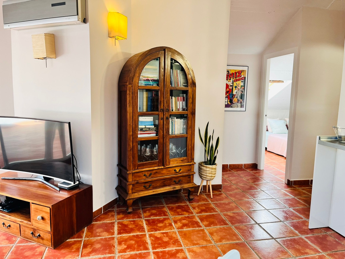 7b083aaf80e04e507a8eea9dc5172f6f - 22