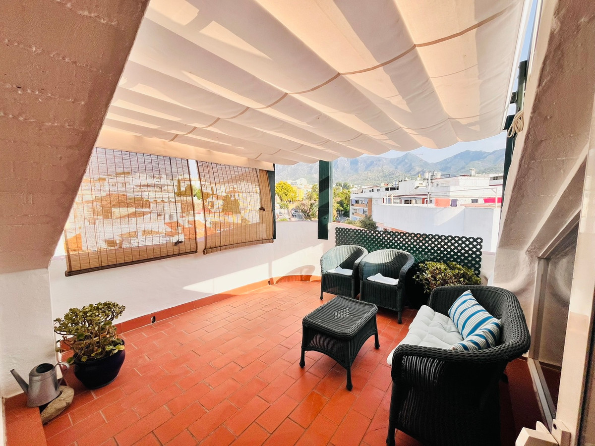 7b083aaf80e04e507a8eea9dc5172f6f - 24