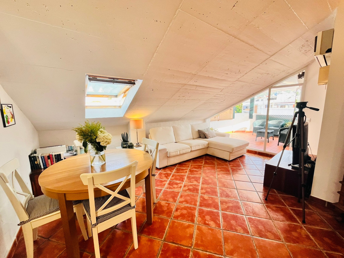 7b083aaf80e04e507a8eea9dc5172f6f - 3