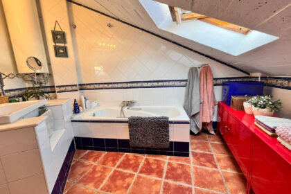 7b083aaf80e04e507a8eea9dc5172f6f - 42