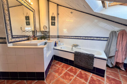 7b083aaf80e04e507a8eea9dc5172f6f - 43