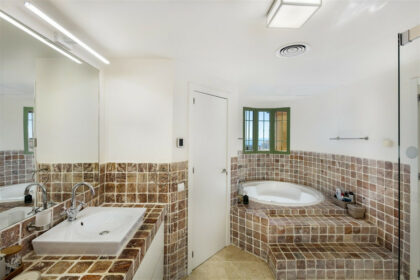 7b2fffda3846d2e73981d064a1f1f0f9 - 11