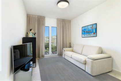 7b2fffda3846d2e73981d064a1f1f0f9 - 14