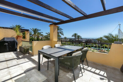 7b2fffda3846d2e73981d064a1f1f0f9 - 16