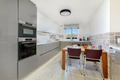 7b2fffda3846d2e73981d064a1f1f0f9 - 7