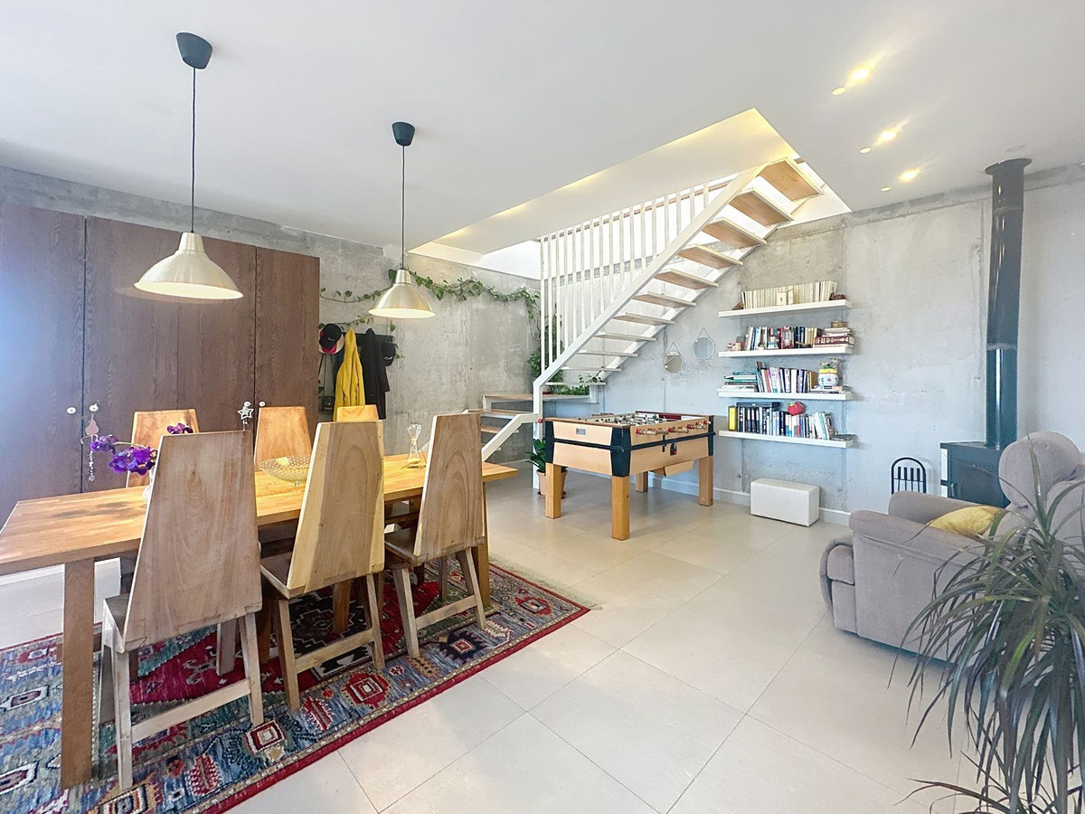 7c1ad9fd12b098edc21b4cc2a66a2a07 - 7