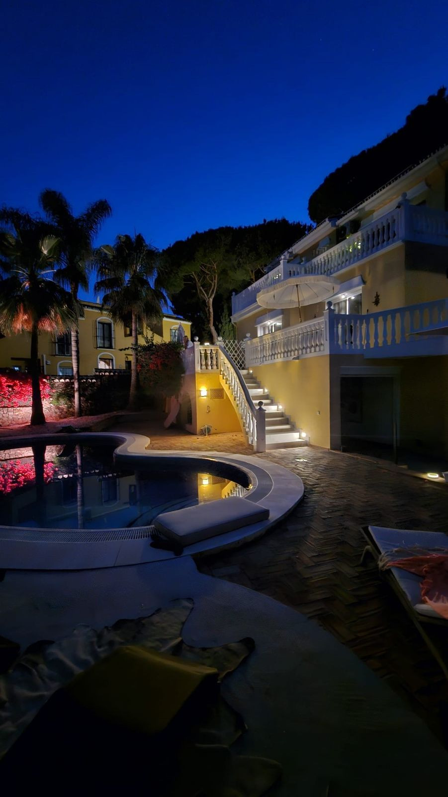 7e9c7e2a924db70b09927a3df2197dc0 - 16