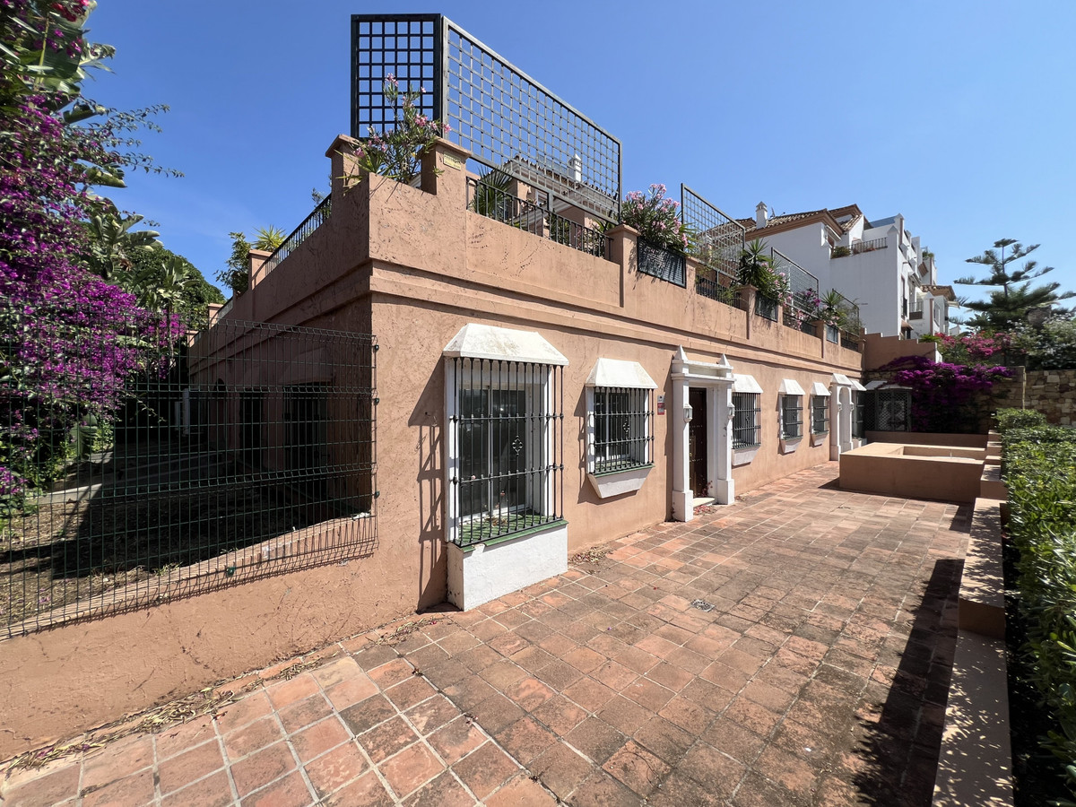 7f1283c7432a17fdce10bf322875d283 - 12