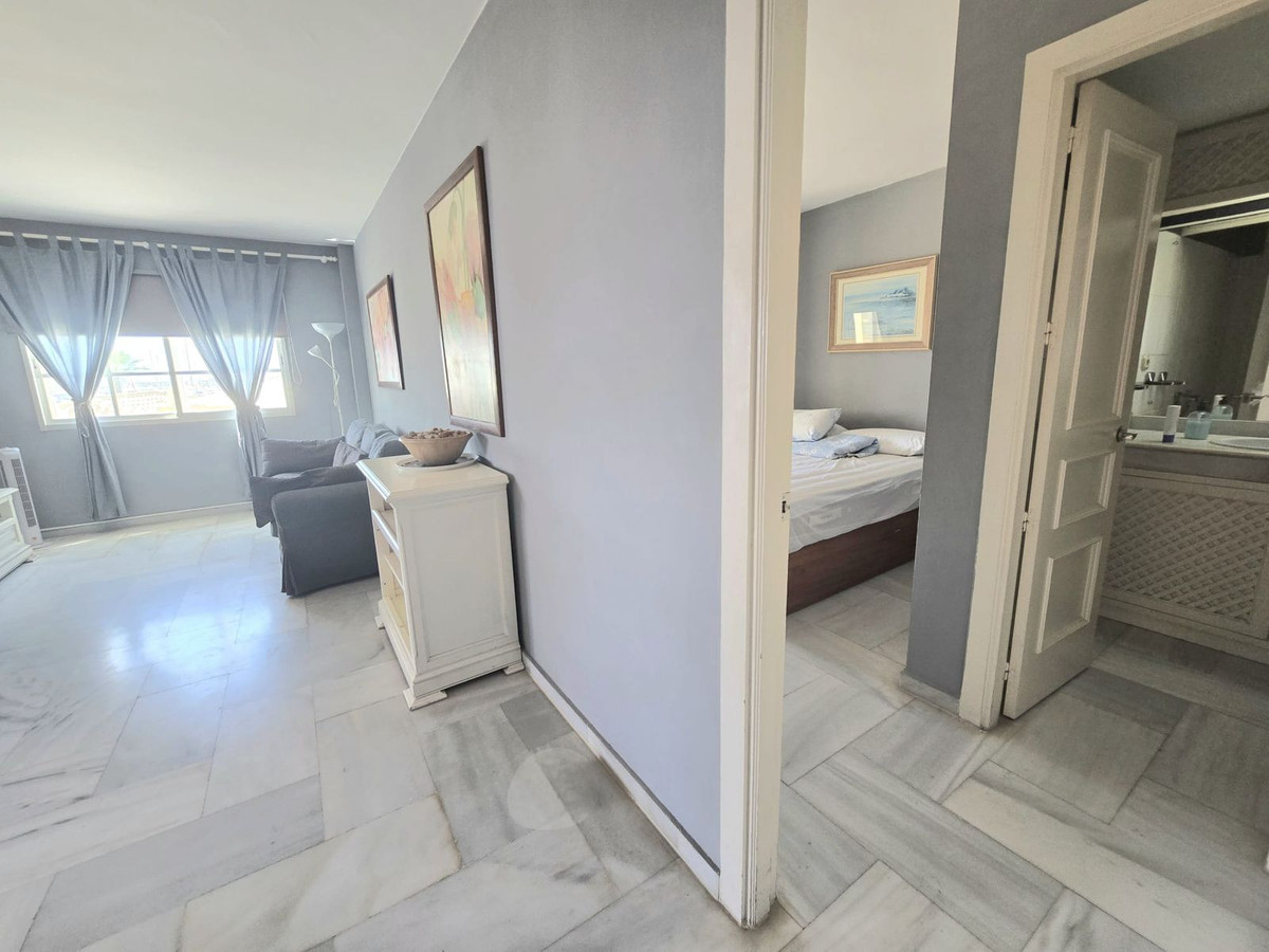 7f6bab7357d22d45c906a751265c12e1 - 32