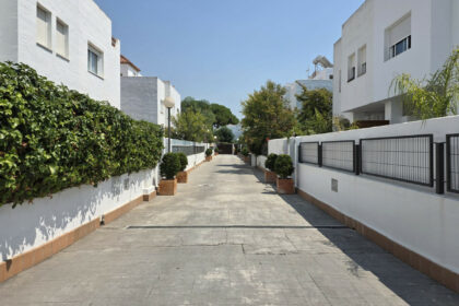 80026a69227f8e796e113861c0151e9a - 52