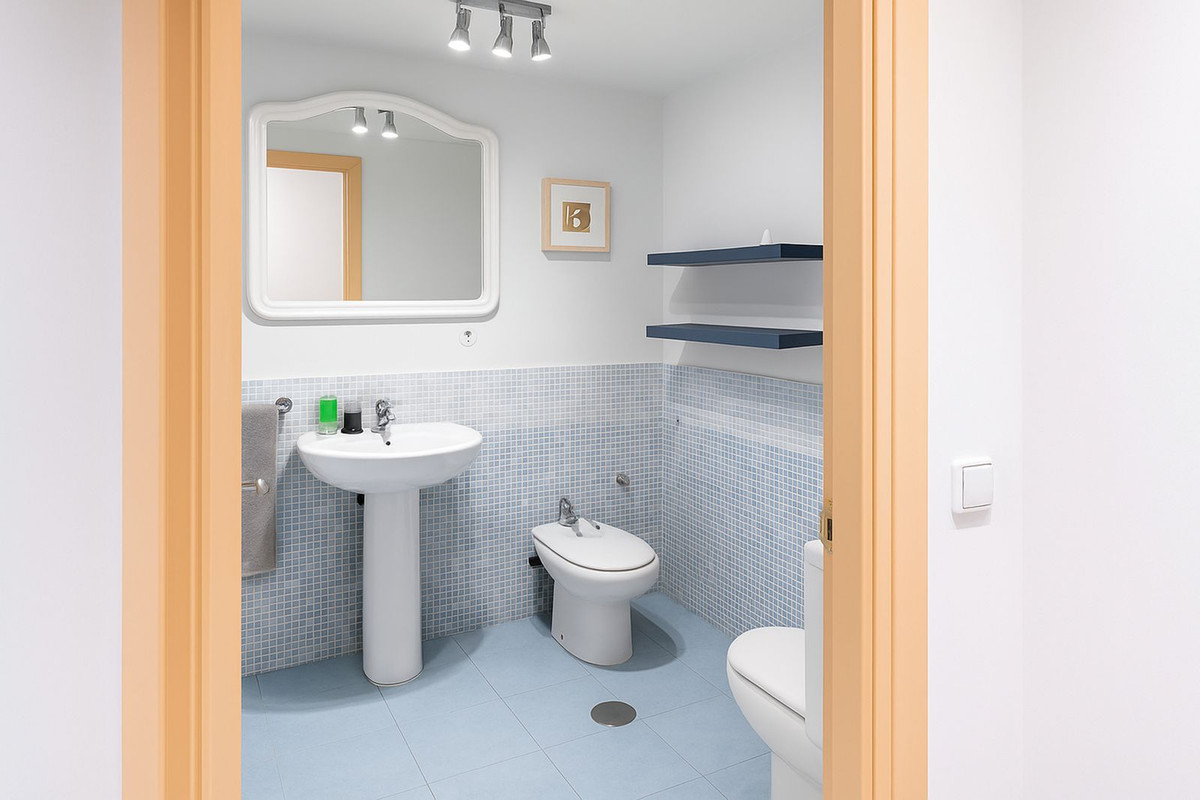 806389ee3e4446c0f9143b231f516a42 - 9