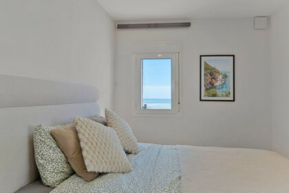 81dcd4038bc14bd41b6cffcb309af482 - 12