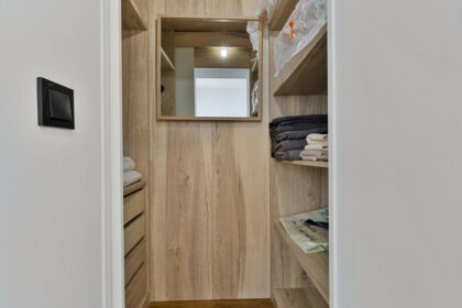 81dcd4038bc14bd41b6cffcb309af482 - 13