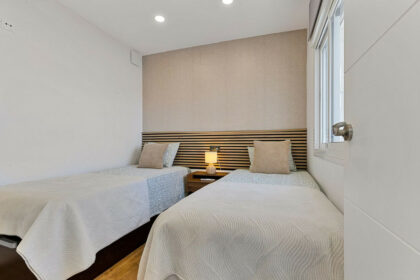 81dcd4038bc14bd41b6cffcb309af482 - 18