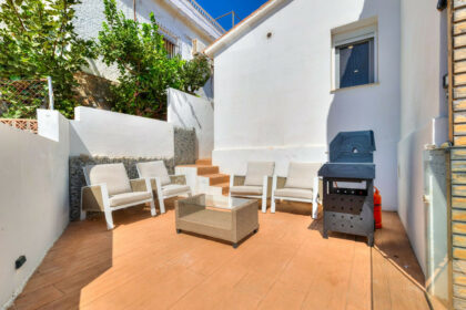 81dcd4038bc14bd41b6cffcb309af482 - 19