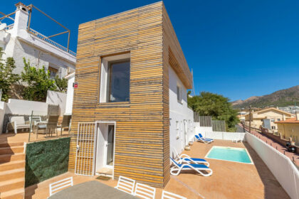 81dcd4038bc14bd41b6cffcb309af482 - 26