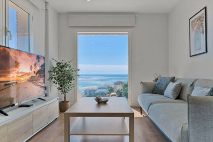 81dcd4038bc14bd41b6cffcb309af482 - 9