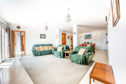 81f6795d179c3ddd408f0adc766cf900 - 14