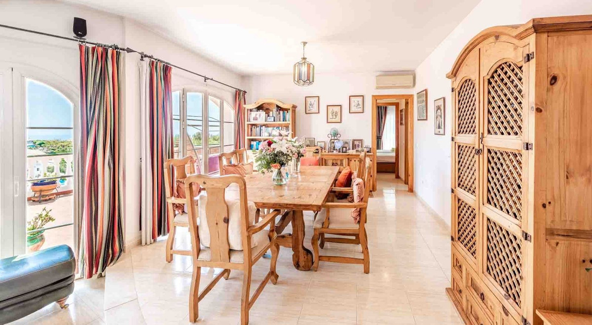 81f6795d179c3ddd408f0adc766cf900 - 5