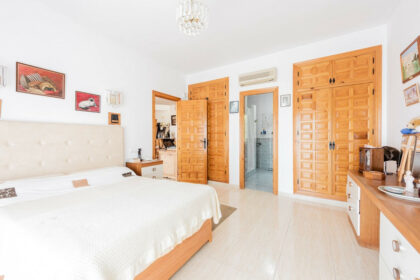 81f6795d179c3ddd408f0adc766cf900 - 9