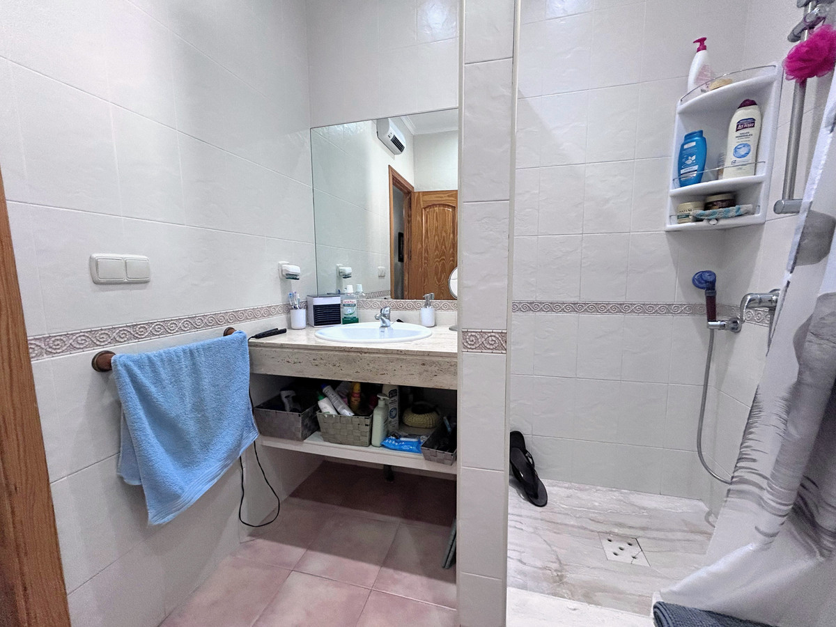 81fb3b6b039db2bb41769c249d6d3f0a - 12