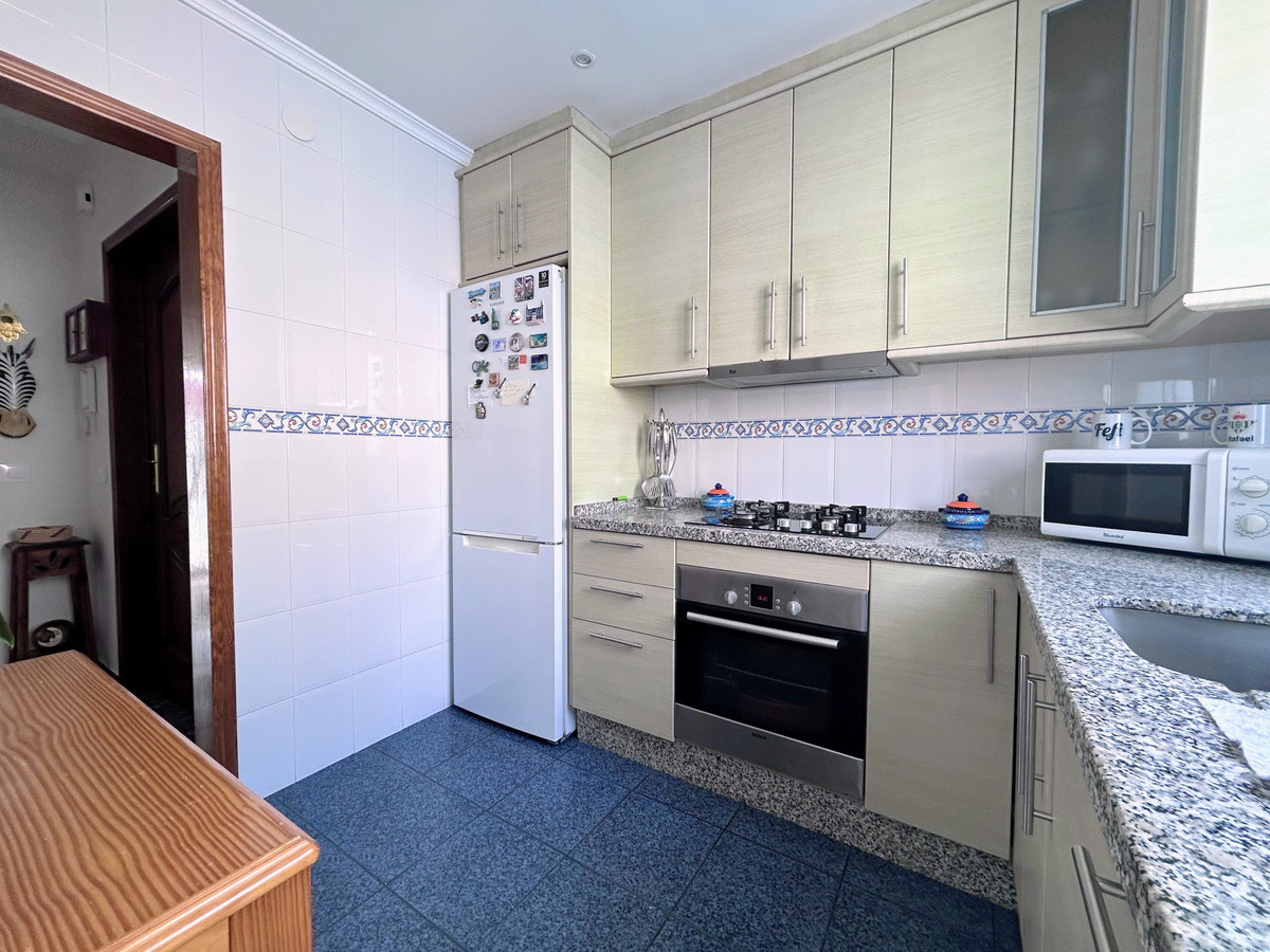 81fb3b6b039db2bb41769c249d6d3f0a - 6