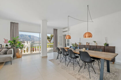 82a8a05e2692d3b5c0809ee9d5f09efb - 42