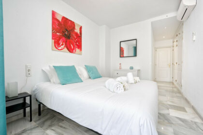 82b0e4021f276252219d741f545eeab4 - 12