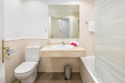 82b0e4021f276252219d741f545eeab4 - 16