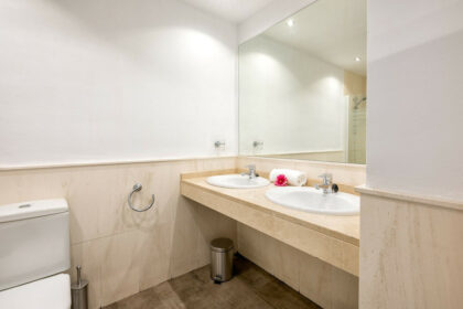 82b0e4021f276252219d741f545eeab4 - 18