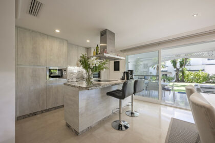 82b5729b9e8c536a2389a6cc63c097f1 - 18