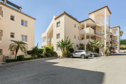 83ad12e9b6cc7f6bf699c22210f8a9ad - 24