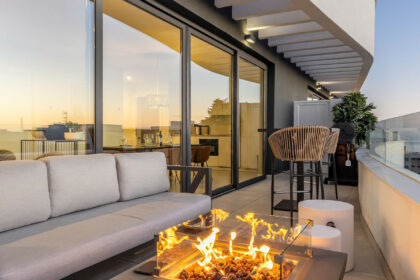 83f6a1764bca8d4bd450fdd17392e3f7 - 15