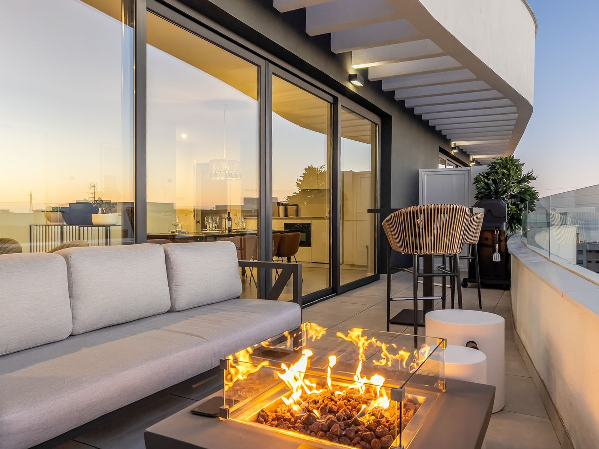 83f6a1764bca8d4bd450fdd17392e3f7 - 15