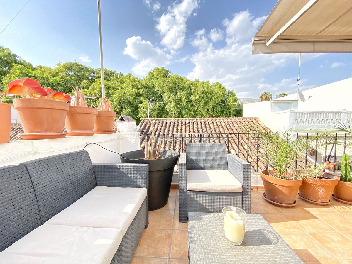 83fbd2bf017554a5a25198e2772101e3 - 19