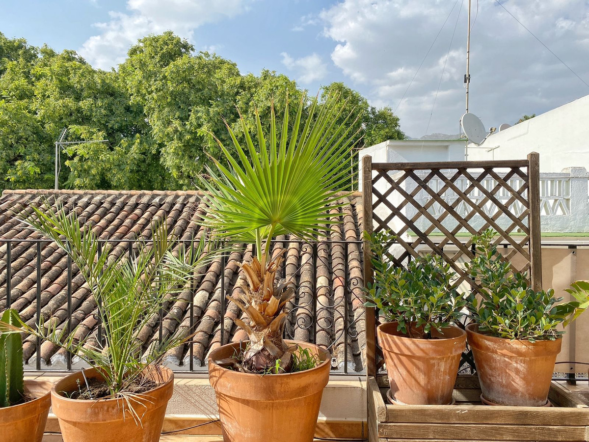 83fbd2bf017554a5a25198e2772101e3 - 28