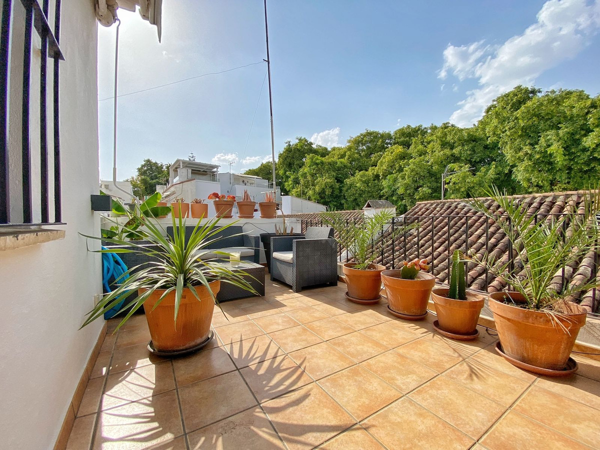 83fbd2bf017554a5a25198e2772101e3 - 30