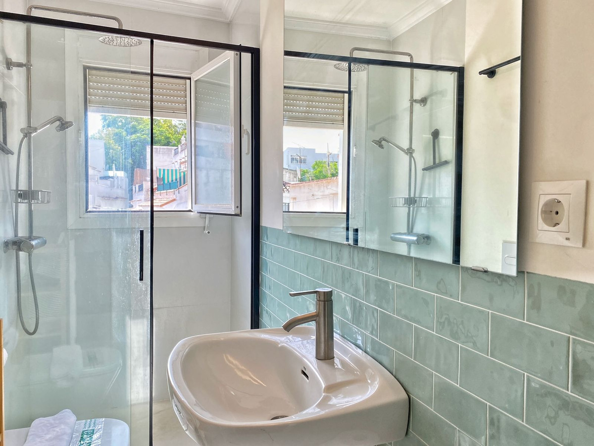 83fbd2bf017554a5a25198e2772101e3 - 32