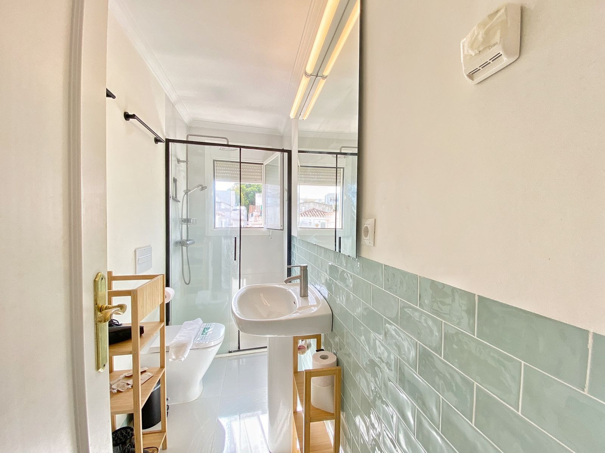 83fbd2bf017554a5a25198e2772101e3 - 33