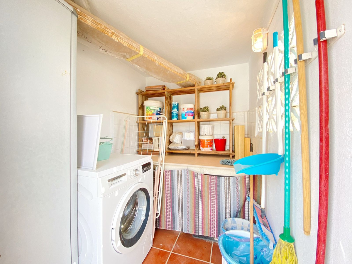 83fbd2bf017554a5a25198e2772101e3 - 34