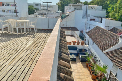 83fbd2bf017554a5a25198e2772101e3 - 42