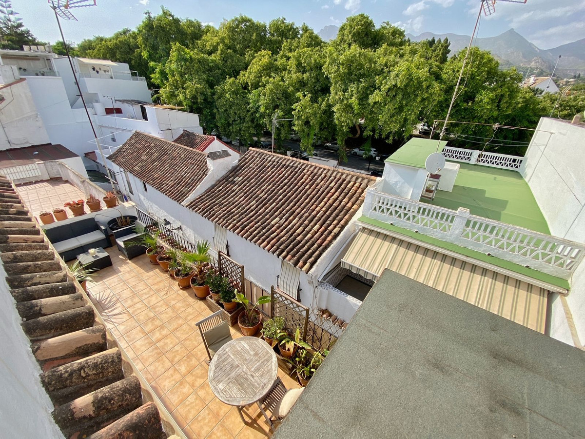 83fbd2bf017554a5a25198e2772101e3 - 44