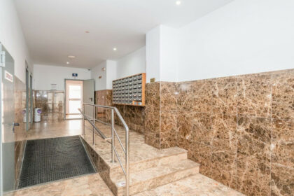 8437d3b3ff7bb63294cec14206d8ab12 - 13