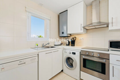 8507043045bf6ec3db706554dde94f1c - 12