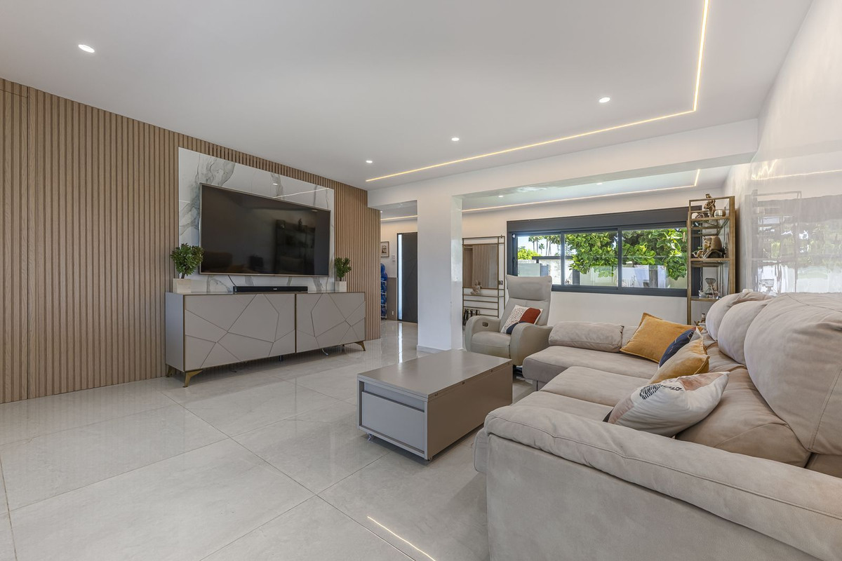 855f74b0771509aa758ac5969a09a29e - 11