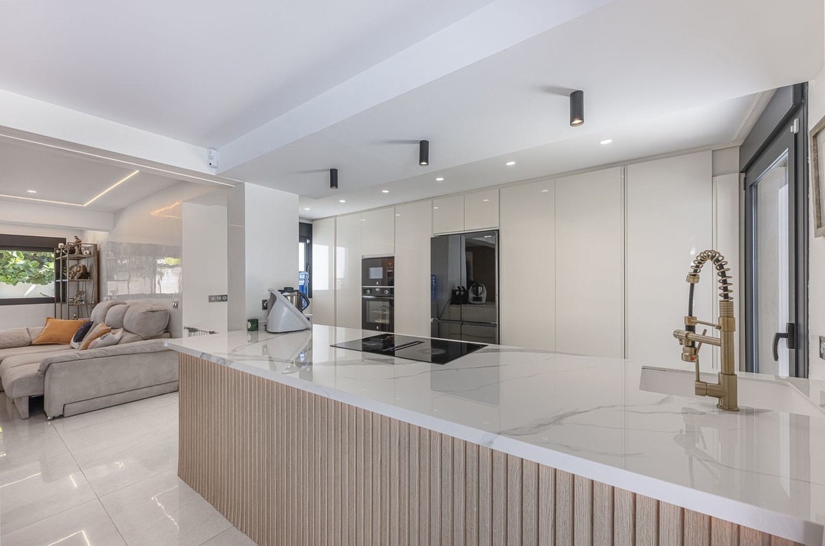 855f74b0771509aa758ac5969a09a29e - 14