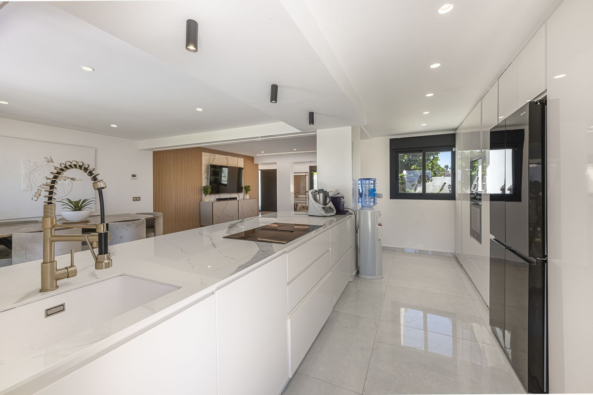 855f74b0771509aa758ac5969a09a29e - 16